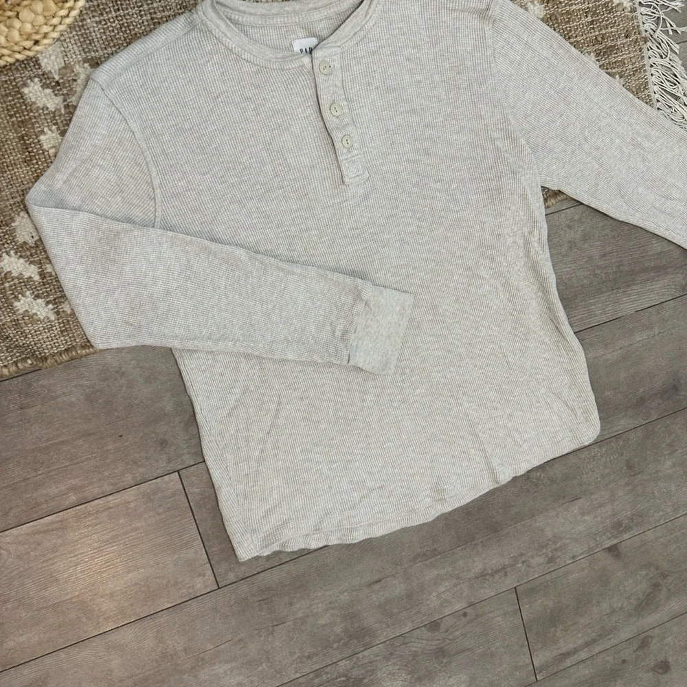 GAP Boys Thermal-Knit Long Sleeve Henley Waffle Oatmeal Cream Pullover Size Med